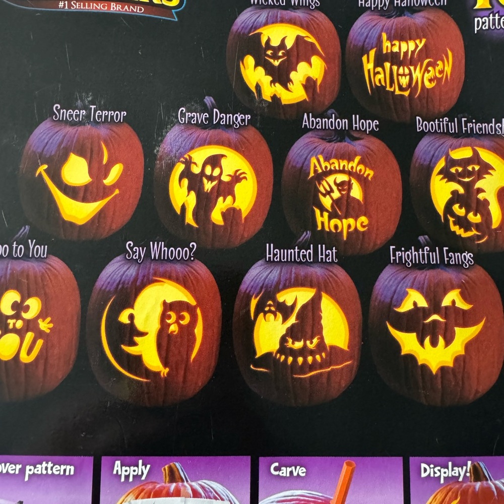 NWT - pumpkin carving kit